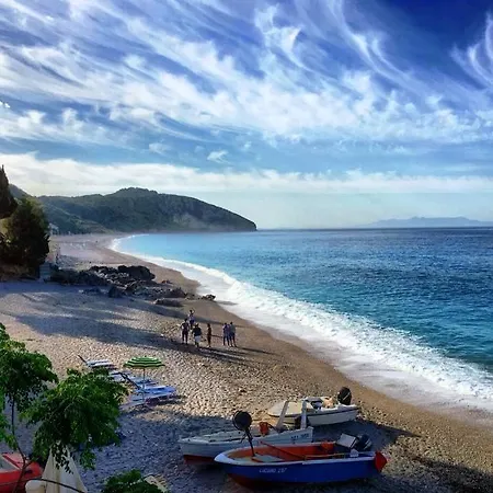 Jon Hotel Dhermi