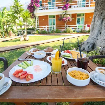 Jon Hotel Dhermi