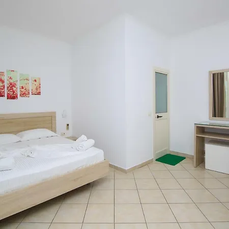 Jon Hotel